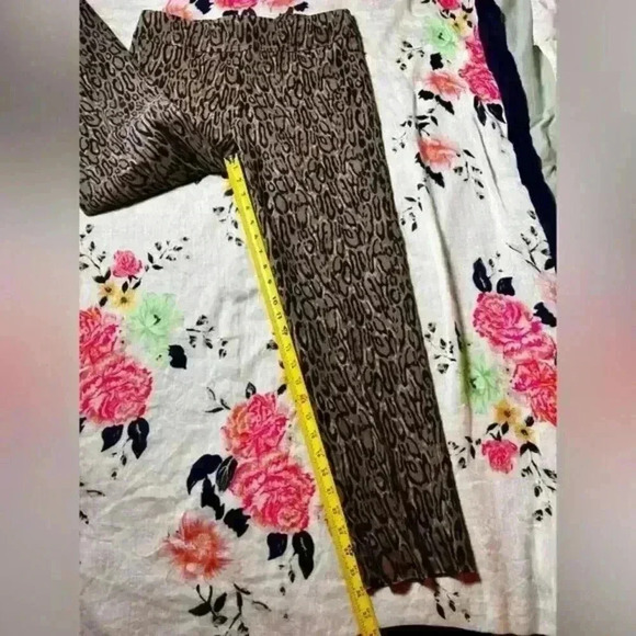 Krazy‎ Larry Brown/Black Leopard Print Pull-On Ankle Pants Women's Size 10 - Picture 6 of 6